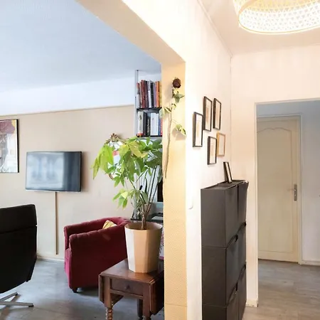 La Casa Owens - Spacious Flat With Balcony *