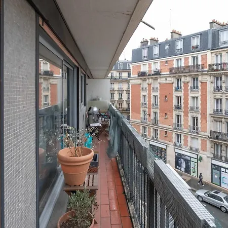 La Casa Owens - Spacious Flat With Balcony