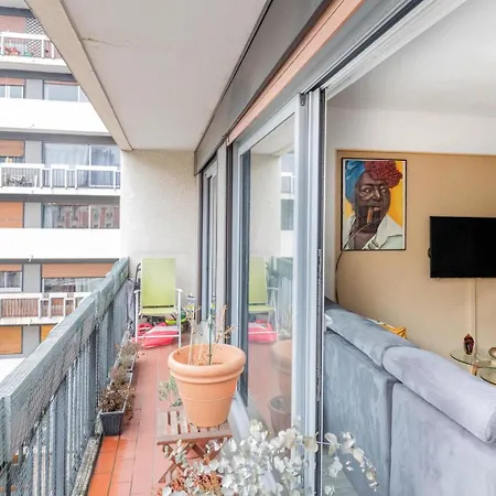 La Casa Owens - Spacious Flat With Balcony Apartment *